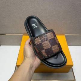 Picture of Louis Vuitton Slippers _SKULVsz38-44mnf04311332